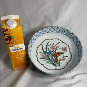 Large Japanese porcelain floral serving bowl